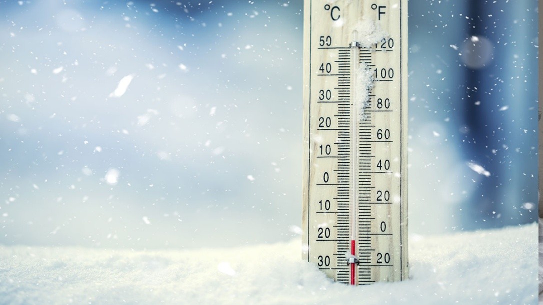 thermometer in snow